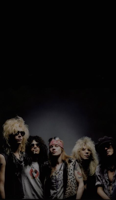 Wallpaper Iphone Black, Roses Background, Black 80s, Roses Wallpaper, Live Rock, Iphone Black, Axl Rose, Band Stuff, Rose Wallpaper