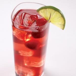 Cran Razzy Recipe Raspberry Drink Recipes, Vodka Mixed Drinks Recipes, Drinks Vodka, Vodka Mixed Drinks, Raspberry Juice, Easy Mocktails, Easy Summer Cocktail Recipes, Raspberry Drink, Fun Summer Drinks