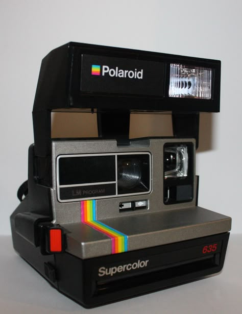 1985 Polaroid SuperColor 635 #Polaroid #SuperColor635 #1980s #80s #Camera #VintageCamera 1980s Polaroid Camera, 80s Video Camera, 1980s Camera, 1980s Moodboard, 80s Polaroid, 80s Camera, 80s Life, Retro Room Ideas, Photography Polaroid