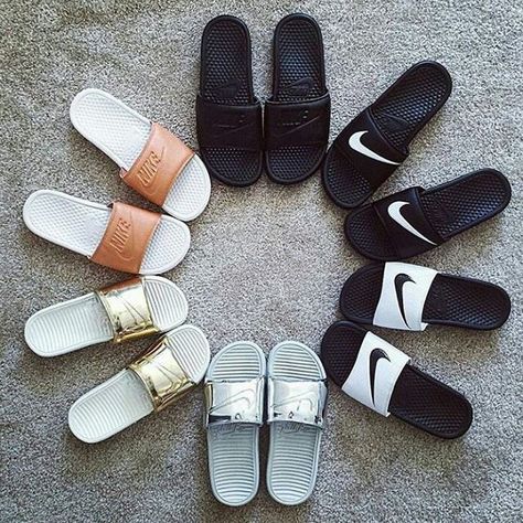 pinterest: @nikeg0ld☽☼♔ Nike Slippers, Nike Sandals, Sneaker Trend, Nike Slides, Discount Nikes, Nike Free Shoes, Nike Shoes Outlet, Shoes Outlet, Shoe Closet