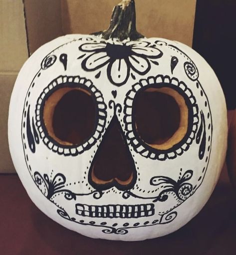 Sugar Skull Carved Pumpkin, Pumpkin Carving Sugar Skull, Sugar Skull Pumpkin Painting Ideas, Calavera Pumpkin Painting, Sugar Skull Painted Pumpkin, Catrina Pumpkin Painting, Dia De Los Muertos Pumpkin Ideas, Mexican Pumpkin Painting, Calavera Pumpkin