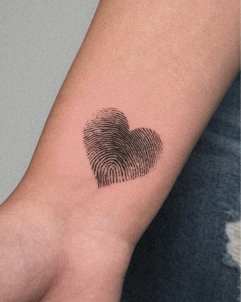 Fingerprint tattoo 🫶 Finger Print Tattoo Ideas, Thumb Print Tattoo Ideas, Finger Print Tattoo, Thumbprint Tattoo, Fingerprint Tattoo, Signature Tattoo, Fingerprint Tattoos, Thumb Prints, Drawing Tattoo