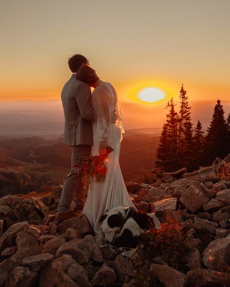 From high desert to high alpine in one day 🏜️🍂⛰️ This felt like the perfect way to transition from Alaska to Moab; soaking in the fall colors in our local mountain range & hiking up to a craggy summit for sunset views stretching nearly one hundred miles over the desert below. These two wanted mountains for their elopement and when I shared photos of our local peaks they knew it was the right place for them. We started the day in the desert, taking a scenic drive up through the sand stone f... Moab Utah Elopement, Mountain Elopement Photos, Sunrise Wedding, Moab Utah, Mountain Photos, Adventure Photography, Mountain Elopement, Desert Wedding, Sunset Views