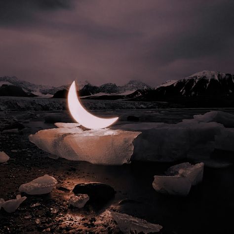 Aestethic Playlist Cover, Sarah Core Aesthetic Dark, Skye Core Aesthetics, Lunacore Aesthetic, Astrology Aestethic, Moon Magic Aesthetic, Celestial Witch Aesthetic, Witch Core Aesthetic, Iris Core