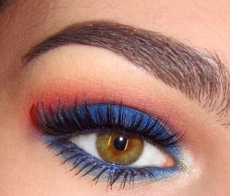 Cool Forth of July eye makeup Red White And Blue Eye Makeup, Blue And Red Makeup Looks, 4th Of July Makeup Simple, 4th Of July Eyeshadow Looks, Usa Makeup 4th Of July, Fourth Of July Makeup Ideas Simple, 4th Of July Eye Makeup, Holiday Makeup Ideas, 4th Of July Makeup Ideas