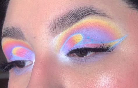 Shiny Face, Artsy Makeup, Maquillage On Fleek, Graphic Makeup, Makijaż Smokey Eye, Dope Makeup, Eye Makeup Designs, Makeup Eye Looks, Creative Eye Makeup