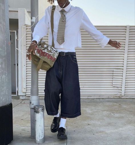 Fits With Loafers, White Tie Outfit, Masc Skirt Outfit, Business Core Outfits Men, Tyler The Creator Outfits, Business Core, Jean Shorts White, Long Jean Shorts, Outfit Sneakers