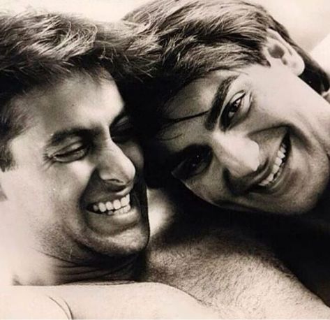 Salman Khan Young, Arbaz Khan, Salman Khan Wallpapers, Bollywood Men, Indian Male Model, Arbaaz Khan, Salman Khan Photo, Gorgeous Guys, Bollywood Couples