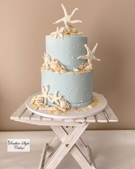 Beach theme wedding cake 21st Birthday Beach Theme, Beach Themed Wedding Cakes, Ocean Wedding Cake, Coastal Birthday, Beach Theme Birthday, Beach Theme Wedding Cakes, Quince Cake, Beach Themed Cakes, Beach Cake