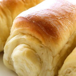 Lion House Rolls Recipe - The Girl Who Ate Everything Lion House Rolls, Thanksgiving Menu Planning, Hot Water Cornbread, Yeast Rolls Recipe, Lion House, The Girl Who Ate Everything, Yeast Rolls, Dinner Rolls Recipe, Thanksgiving Menu