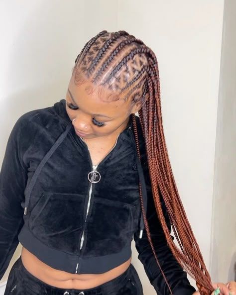 MSTITCHEDIT on Instagram: “Freestyle Fulani braids 😍 - - - - - - - - - #fulanibraids #fulanibraidsnstyles #freestlyebraids #londonbraider #stichbraids #feedinbraids…” Rubber Band Fulani Braids, Fulani Boho Knotless Braids, Coloured Fulani Braids, Freestyle Fulani, Big Fulani Braids With Color, Small Fulani Braids With Design, Fulani Braids Goddess, Large Fulani Braids, Crossover Fulani Braids