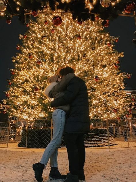 Christmas Date Ideas, Date Ideas For Couples, Christmas Date, Romantic Christmas, Ideas For Couples, Date Ideas, Christmas Is, Holiday Season, Christmas Tree