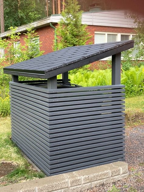 Garbage Shed, Simple Deck, Outdoor Trash Cans, Wood Storage Sheds, Deck Decorating Ideas, Have Inspiration, Patio Decorating Ideas, Home Landscaping, Side Yard