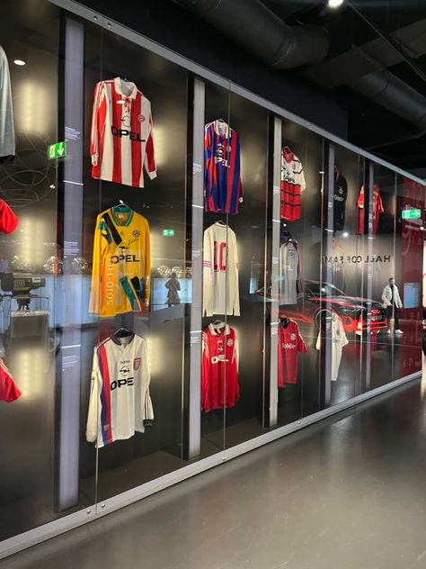 Soccer Museum, Sporting Goods Store, Kitchen Layout Plans, Wall Of Fame, Store Ideas, Pub Bar, Sports Bar, Media Room, Kitchen Layout