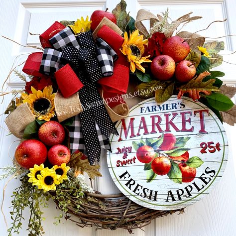 Wreaths For August And September, Apple And Sunflower Decor, Apple Wreaths For Front Door, September Wreath Ideas, Apple Wreath Diy, Apple Wreaths, August Decor, September Decor, Spring Wreaths For Front Door Diy