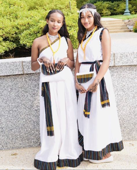 Oromo People, Ethiopian Traditional Dress, Ethiopian Women, Ethiopian Dress, Habesha Kemis, Addis Ababa, Dress Chiffon, Traditional Dress, Women Dress