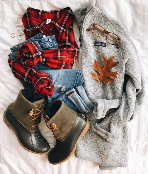 LivvyLand Instagram Roundup | January Winter Mode Outfits, Fall Winter Fashion Trends, Hobo Chic, Outfits Cold, Austin Style, Pullovers Outfit, Clothes And Shoes, Fashion Trends Winter, Instagram Outfits