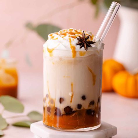 Pumpkin Spice Bubble Tea Vanilla Chai Tea, Boba Pearls, Homemade Pumpkin Spice, Maple Pumpkin, Making Whipped Cream, Bubble Milk Tea, Vanilla Chai, Salted Caramel Sauce, Fall Soups