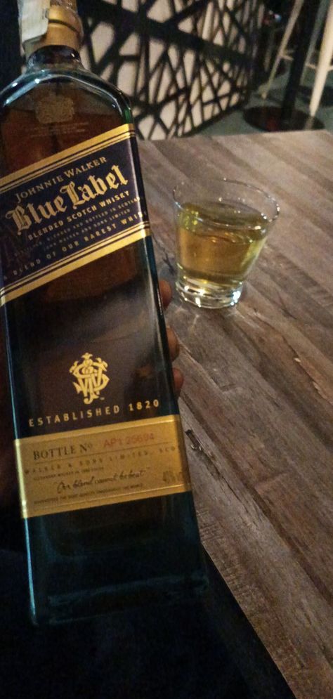 Bluelabel for me and juice for the rest Blue Label Whisky, Bar Lounge Design, Johnny Walker, Johnny Walker Blue Label, Liqueur Drinks, Chill Zone, Blended Scotch Whisky, Cigars And Whiskey, Johnnie Walker