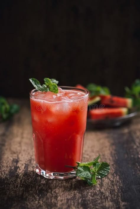 Fresh Juices Photography, Fresh Juice Photography, Juice Photography Ideas, Watermelon Juice Aesthetic, Fruit Juice Photography, Arabic Food Menu, Watermelon Juice Photography, Juice Marketing, Watermelon Mojito Photography