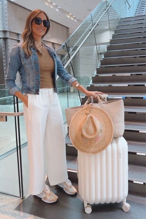 Chic Airport Outfit, Outfit Airport, Wide Leg Pants Outfit, Leg Pants Outfit, Airport Outfit, Pants Outfit, Leg Pants, Wide Leg Pants, Wide Leg