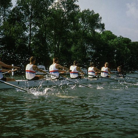 If you have been lucky enough to receive an exclusive invitation to sit at the Stewards Enclosure at the Henley Royal Regatta this week, but it is your maiden voyage into the world of rowing, here is everything you might want to know about the world-famous boat race… Rowing Team Aesthetic, Rowing Crew Aesthetic, Crew Aesthetic Rowing, Olympic Rowing, Exclusive Invitation, Henley Regatta, Henley Royal Regatta, Westbury Gardens, Fall 23