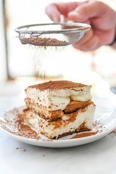 Authentic Tiramisu, Classic Tiramisu, Tiramisu Recipe, Foodie Crush, Köstliche Desserts, Italian Desserts, Food Cakes, Trifle, Sweet Desserts