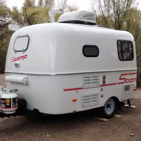 The Cynical Sailor & His Salty Sidekick: Meet Scamper, Our 13' Scamp Travel Trailer Home Vintage Camper Art, Scamp Camper, Scamp Trailer, Vintage Trailer Interior, Small Camper Trailers, Small Camping Trailer, Vintage Camper Interior, Lightweight Travel Trailers, Lite Travel Trailers