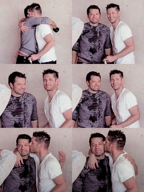 Jensen Ackles and Misha Collins being the cutest😍 bts photoshoot Entertainment Weekly Jensen X Misha, Misha Collins Jensen Ackles, Jensen And Misha Cockles, Misha Collins Photoshoot, Cockles Misha And Jensen, Misha Collins And Jensen Ackles, Misha Collins Tumblr, Jensen Ackles Photoshoot, Misha And Jensen