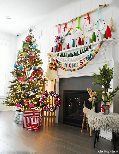 Boho Christmas Decor Colorful, Bright Porch Ideas, Bright Christmas Decor Ideas, Christmas Decorations Colorful, Bright Boho Christmas Decor, Boho Colorful Christmas Tree, Merry Bright Christmas Tree, Candy Colored Christmas, Bead Garland Decor Ideas Christmas