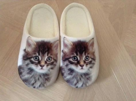 Cat Slippers, Cat Shoes, Cat Things, Cat Items, Cat Fashion, Cat Themed, Stuff I Need, Cat Clothes, Cat Stuff