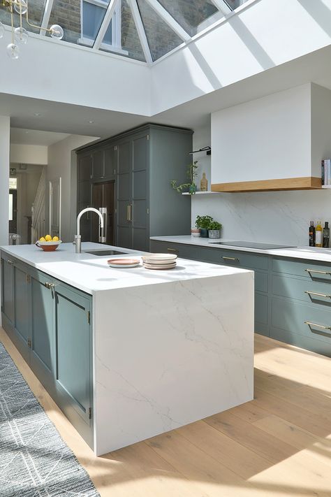 Waterfall Worktop, Painted Shaker Kitchen Cabinets, Waterfall Kitchen Island, Kitchen Island Top, Painted Shaker Kitchen, Waterfall Island Kitchen, Calacatta Gold Quartz, Modern Waterfall, Kitchen Island Tops