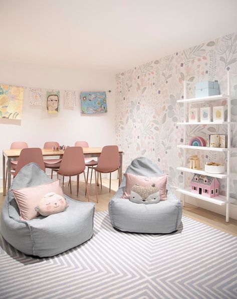 modern girls pink and floral playroom Girl Playroom Decor, Pink Playroom Ideas, Girl Playroom Ideas, Girls Playroom Ideas, Pink Playroom, Girl Playroom, Pastel Playroom, Indoor Playroom, Basement Playroom