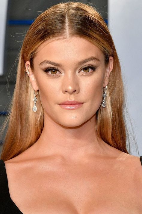 Nina Agdal Hair, Earrings Cuffs, Red Carpet Makeup, Homemade Face Cream, Beige Hair, Celebrity Makeup Looks, Nina Agdal, Celebrity Jewelry, Amazing Makeup