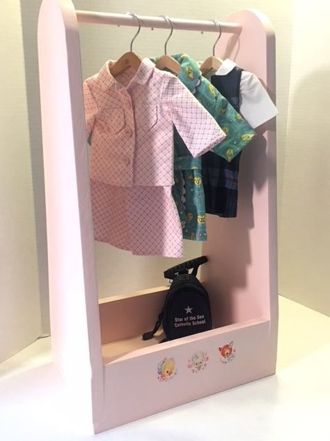 Diy Doll Clothing Rack, Doll Clothes Hanging Rack, Diy Doll Closet Ideas, Dolls Wardrobe Diy, Doll Clothes Storage Ideas Diy, Diy Doll Wardrobe, Doll Clothing Storage, Diy Doll Wardrobe Closet, Toy Wardrobe