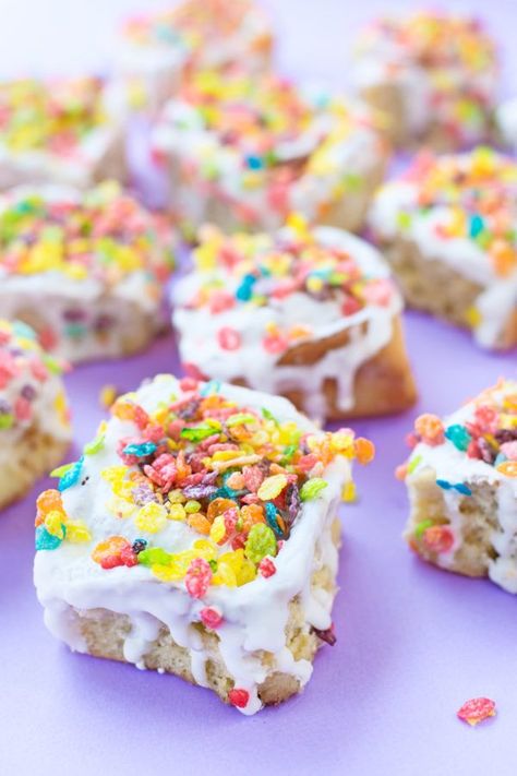 Pastel Cupcakes, Cereal Milk, Second Breakfast, Studio Diy, Fruity Pebbles, S'mores, Sweet Roll, Cereal Recipes, Cinnamon Buns