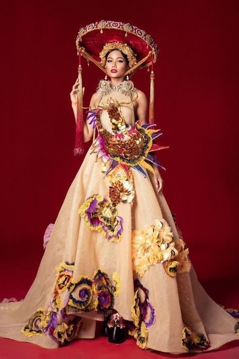 Traditional Vietnamese Clothing, Vietnamese Traditional Clothing, Miss Universe 2018, Vietnam Costume, Miss Universe National Costume, Pageant Costumes, Vietnamese Clothing, Concept Clothing, Miss Universe