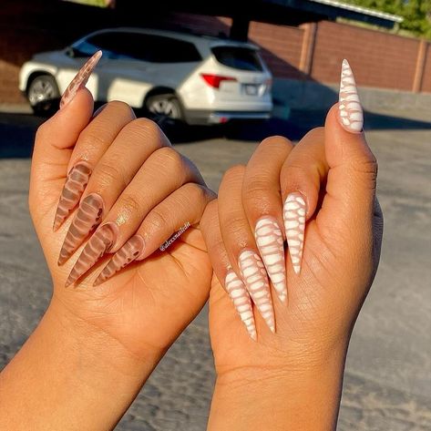 Brown And White Nails, Nail Board, Long Stiletto, Drip Nails, Claw Nails, Stiletto Nails Designs, Print Nails, Skin Design, Long Acrylic Nails Coffin