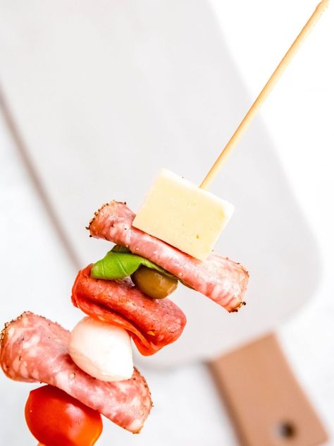 Take your meat and cheese to go with these quick and easy Charcuterie Skewers. Perfect for beach trips, cookouts, or anytime you need a protein-packed snack that’s easy to toss in your cooler, these deliciously customizable charcuterie kabobs are the meat appetizer you’ve been missing! Charcuterie Kabobs, Charcuterie Skewers, Easy Charcuterie, Antipasto Skewers, Skewer Appetizers, Protein Packed Snacks, Meat Appetizers, Tomato Mozzarella, White Cheddar Cheese