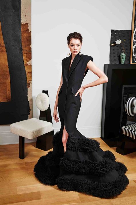 Christian Siriano Resort 2024 [PHOTOS] Applique Skirt, Black Tie Attire, Black Dresses Classy, Ball Skirt, Resort 2024, Michael Costello, Georges Hobeika, Christian Siriano, Fashion Couture