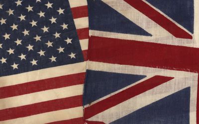 Differences Between American and British English American And British English, British And American English, Treaty Of Paris, English Aesthetic, English Flag, English Accent, Rosetta Stone, British Accent, British English