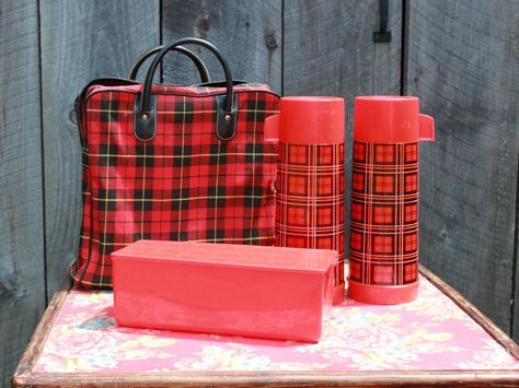 Vintage Thermos Aladdin Picnic Set, Red Plaid, Mid-Century Picnic Basket Food, Vintage Picnic Basket, Sandwich Box, Plaid Tote Bag, Vintage Thermos, Lunch Kit, Vintage Picnic, Plastic Food Containers, Plaid Tote