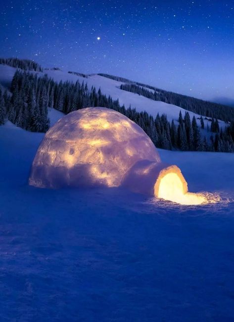 Igloo Photography, Igloo Aesthetic, Igloo Drawing, Apre Ski, Go Skiing, See The Northern Lights, Christmas Villages, Jolie Photo, Cool Backgrounds