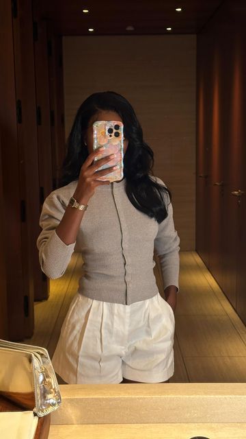 Elegant Modest Everyday Outfits, Cardigan Outfit Classy, New Money Outfits, Classy Everyday Outfits, Olivia Pope Aesthetic, All White Outfit Classy, Classy Outfits Aesthetic, Olivia Pope Fashion, Olivia Pope Outfits