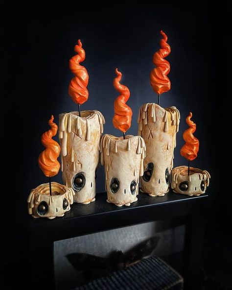 Halloween Sculptures Clay, Spooky Clay Ideas, Witchy Clay Ideas, Creepy Clay Ideas, Halloween Clay Projects, Spooky Clay Projects, Gothic Clay Ideas, Clay Stuff To Make, Diy Cute Halloween Decorations