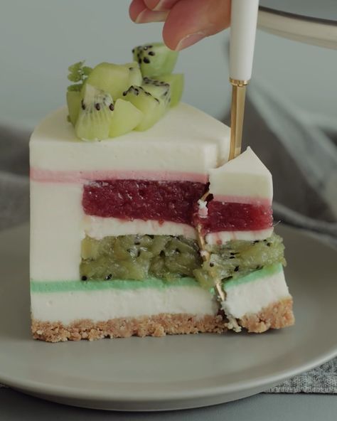 The recipe title is "Strawberry Kiwi Cheesecake." Kiwi Cheesecake, Fruity Cheesecake, Classic Cheesecake, Strawberry Kiwi, Creamy Desserts, The Recipe, Kiwi, Strawberries, Cheesecake