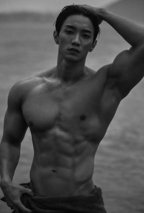 Back Muscles Men, Korean Male Models, Workout Pics, Asian Male Model, Mens Business Casual Outfits, Human Body Anatomy, Muscle Boy, Handsome Asian Men, Hot Asian Men