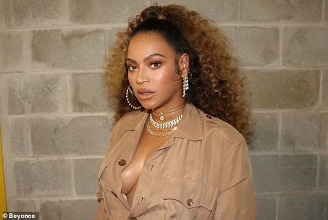 Beyonce Brown Hair, Beyoncé Braids, Beyonce Ponytail, Beyonce Curly Hair, Beyonce 2013, Beyonce Hair, Sun King, Blonde Ponytail, Half Ponytail