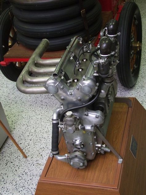 http://www.enginelabs.com/features/offenhauser-the-greatest-racing-engine-ever-built/ Classic Race Cars, Motor Engine, Performance Engines, Indy 500, Race Engines, Nice Cars, Vintage Race Car, Indy Cars, Jack Daniels