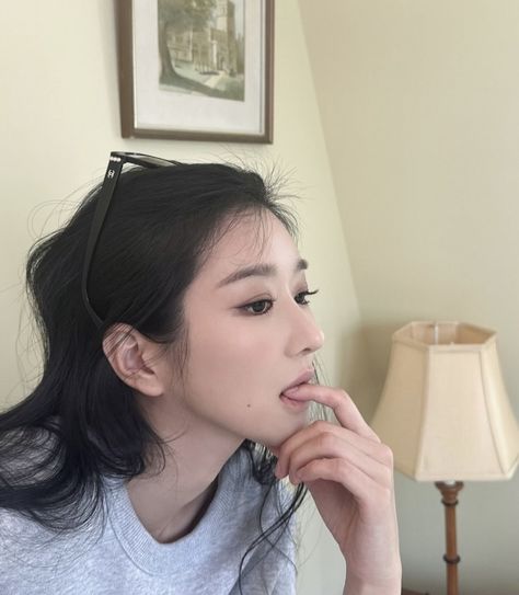 Seo Yeji, Female Actresses, Instagram Girls, Korean Actress, Look Alike, Makeup Inspo, Instagram Update, Glow Up?, Celebrity Crush